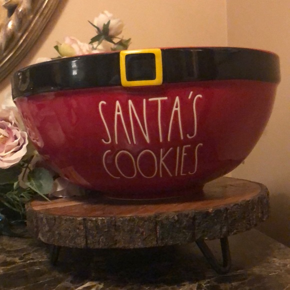 Rae Dunn Red Belt Mixing bowl Santa’s Cookies 2022 New - Picture 2 of 5